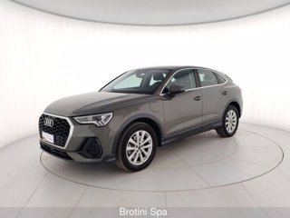AUDI Q3 45 TFSI e S tronic Business Plus