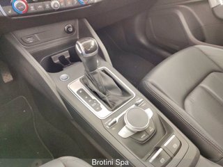 AUDI Q2 35 TDI quattro S tronic Admired 10