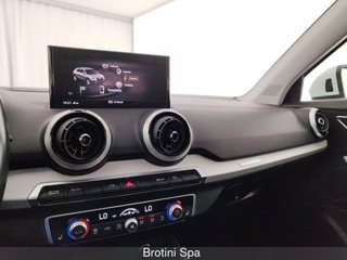 AUDI Q2 35 TDI quattro S tronic Admired 11