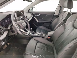 AUDI Q2 35 TDI quattro S tronic Admired 6