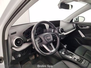 AUDI Q2 35 TDI quattro S tronic Admired 7