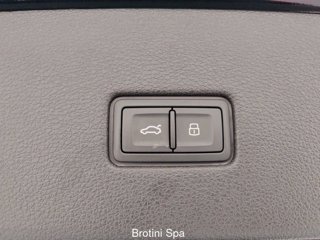 AUDI Q8 RS TFSI V8 quattro tiptronic 16