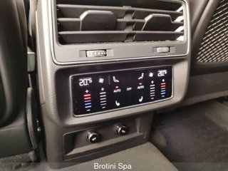 AUDI Q8 RS TFSI V8 quattro tiptronic 25