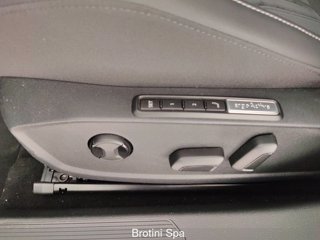 VOLKSWAGEN Golf 1.5 TSI eHybrid DSG 50 Years 9