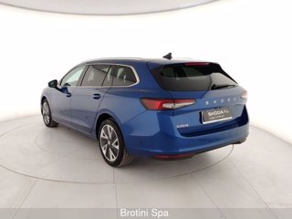 SKODA Superb 2.0 TDI DSG Wagon Style 1