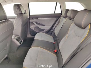 SKODA Superb 2.0 TDI DSG Wagon Style 10