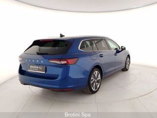 SKODA Superb 2.0 TDI DSG Wagon Style 2