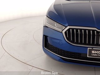 SKODA Superb 2.0 TDI DSG Wagon Style 4