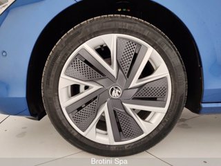 SKODA Superb 2.0 TDI DSG Wagon Style 5