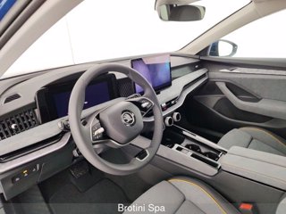 SKODA Superb 2.0 TDI DSG Wagon Style 7