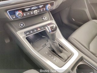 AUDI Q3 35 TFSI Business Advanced 11