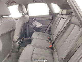 AUDI Q3 35 TFSI Business Advanced 9