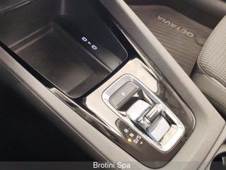 SKODA Octavia 1.5 e-TEC DSG Wagon Executive 10