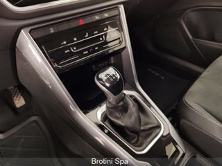 VOLKSWAGEN T-Roc 1.0 TSI Style 10