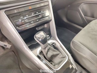 VOLKSWAGEN T-Roc 1.0 TSI Style 10