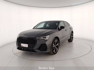 AUDI Q3 45 TFSI e S tronic Identity Black