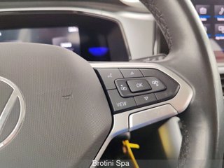 VOLKSWAGEN T-Roc 1.0 TSI Life 12