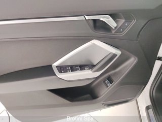 AUDI Q3 45 TFSI e S tronic S line edition 14