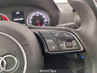 AUDI Q2 30 TDI Admired 12