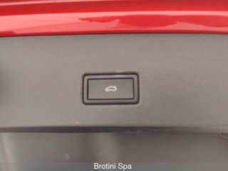 VOLKSWAGEN T-Roc 1.5 TSI ACT DSG R-Line 8