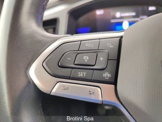 VOLKSWAGEN T-Roc 1.0 TSI Life 12