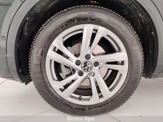 VOLKSWAGEN T-Roc 1.5 TSI ACT R-Line 5