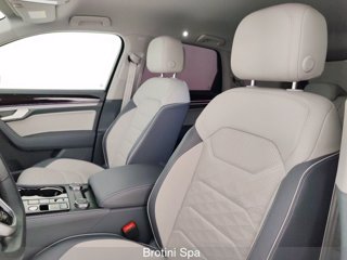 VOLKSWAGEN Touareg 3.0 V6 TDI SCR R-Line 8