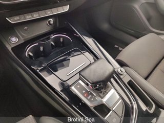 AUDI A4 Avant 40 TFSI quattro S tronic S line edition 10