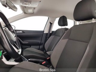 VOLKSWAGEN Polo 1.0 TSI Life 8