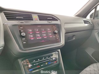 VOLKSWAGEN Tiguan 2.0 TDI 150 CV SCR DSG R-Line 11