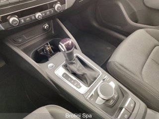 AUDI Q2 35 TDI S tronic Identity Black 10