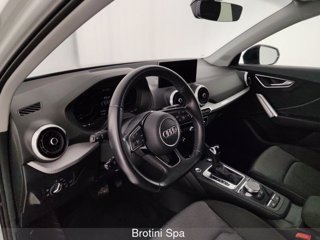 AUDI Q2 35 TDI S tronic Identity Black 7