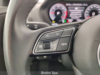 AUDI Q2 35 TDI quattro S tronic Identity Black 14