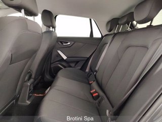 AUDI Q2 35 TDI quattro S tronic Identity Black 9