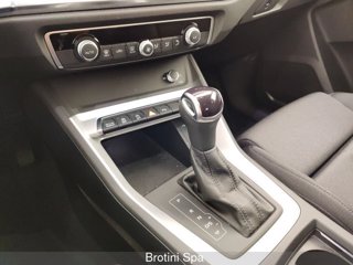 AUDI Q3 35 TDI quattro S tronic S line edition 10