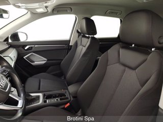 AUDI Q3 35 TDI quattro S tronic S line edition 8