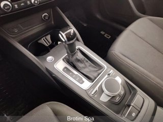 AUDI Q2 30 TDI S line Edition 10