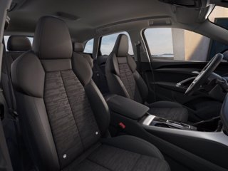 AUDI Q5 TDi 150 kW mHEV+ S tronic quattro S line edition 6