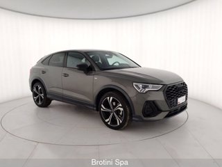 AUDI Q3 35 TDI S tronic Identity Black 3
