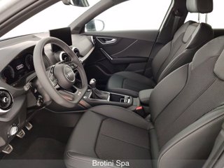 AUDI Q2 30 TDI Identity Black 6