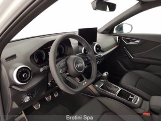AUDI Q2 30 TDI Identity Black 7