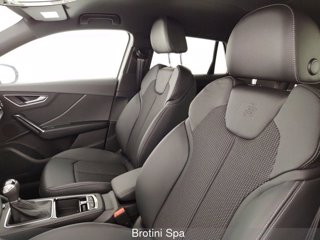 AUDI Q2 30 TDI Identity Black 8