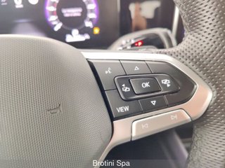 VOLKSWAGEN Tiguan 2.0 TDI 150 CV DSG R-Line 13