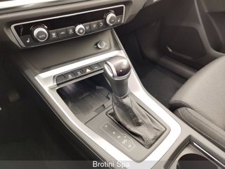 AUDI Q3 35 TDI S tronic Business Advanced 11