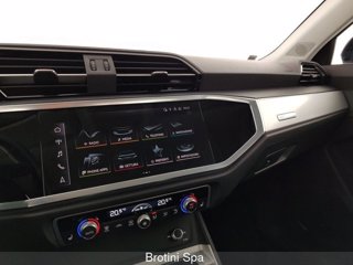 AUDI Q3 35 TDI S tronic Business Advanced 12