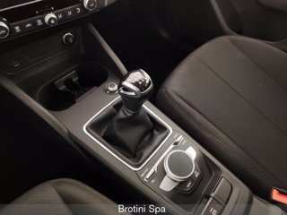 AUDI Q2 35 TFSI Business 10