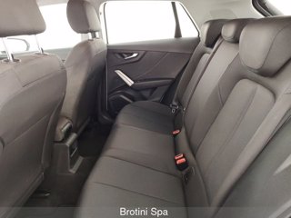 AUDI Q2 35 TFSI Business 9