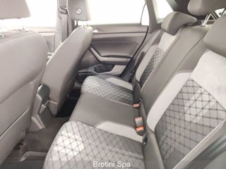 VOLKSWAGEN Polo 1.0 TSI R-Line 8