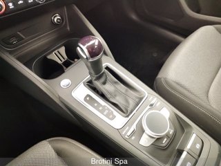 AUDI Q2 30 TDI S tronic Identity Black 10