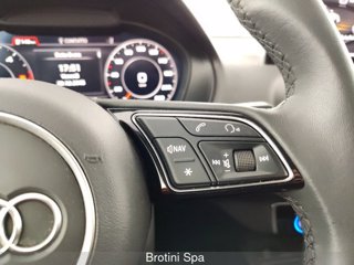 AUDI Q2 30 TDI S tronic Identity Black 12